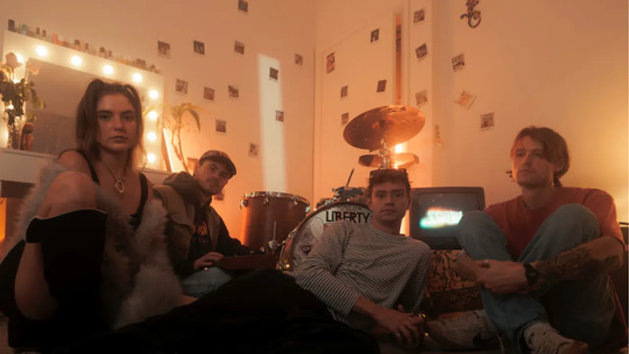 BBC Music Introducing Presents Tooth, My first time & Hunny Buzz