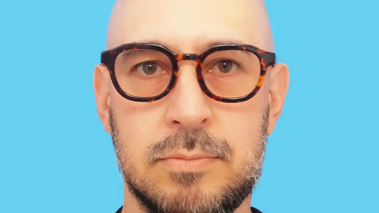 MARK DE CLIVE-LOWE