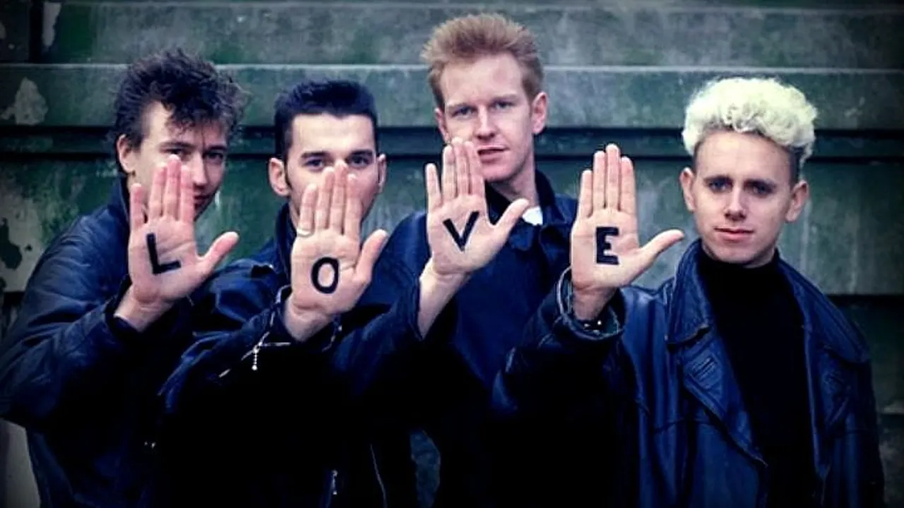 SUNDAY TRIBUTE // DEPECHE MODE