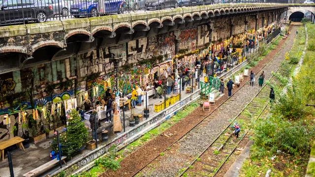 Nettoyage participatif de la Petite Ceinture l Le Hasard Ludique