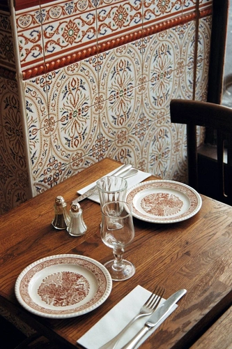 Les Caves Saint Gilles Restaurant Paris