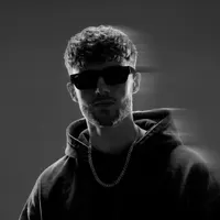 Ollie Crowe
