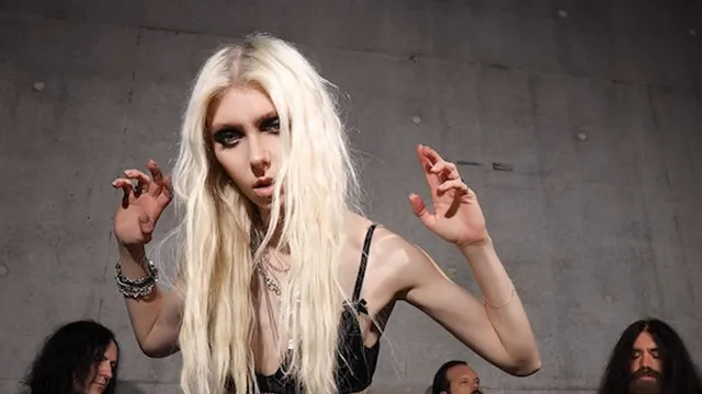 The Pretty Reckless - Dear God Tour