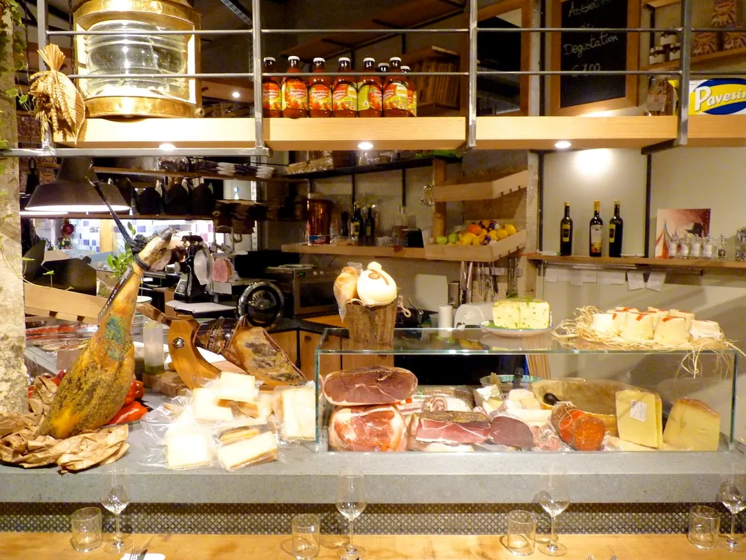 Les Amis des Messina Restaurant Paris