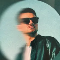 Yvvan Back