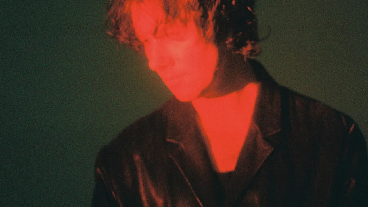 Buzz Kull, Boy Deluxe