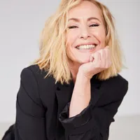 Angela Groothuizen