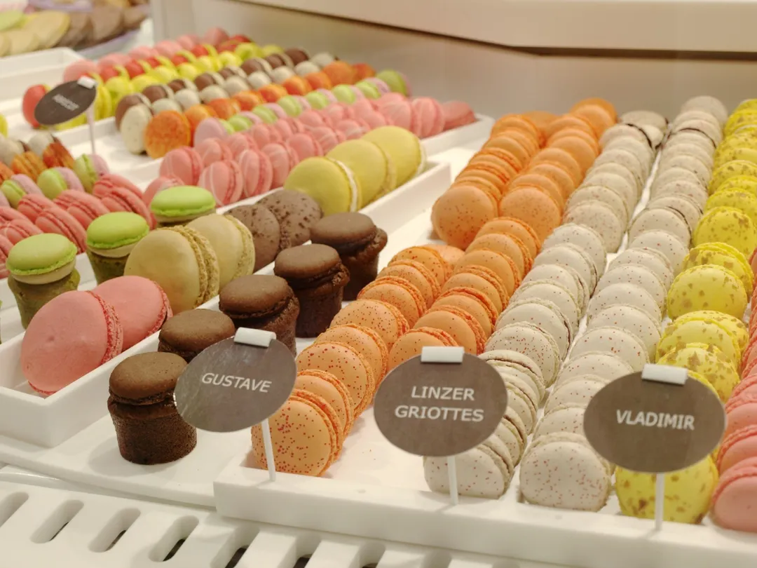 Macarons Gourmands Shop Paris