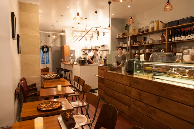 Tomboy : Un bar à casse-croûte féminin et comme à la maison...