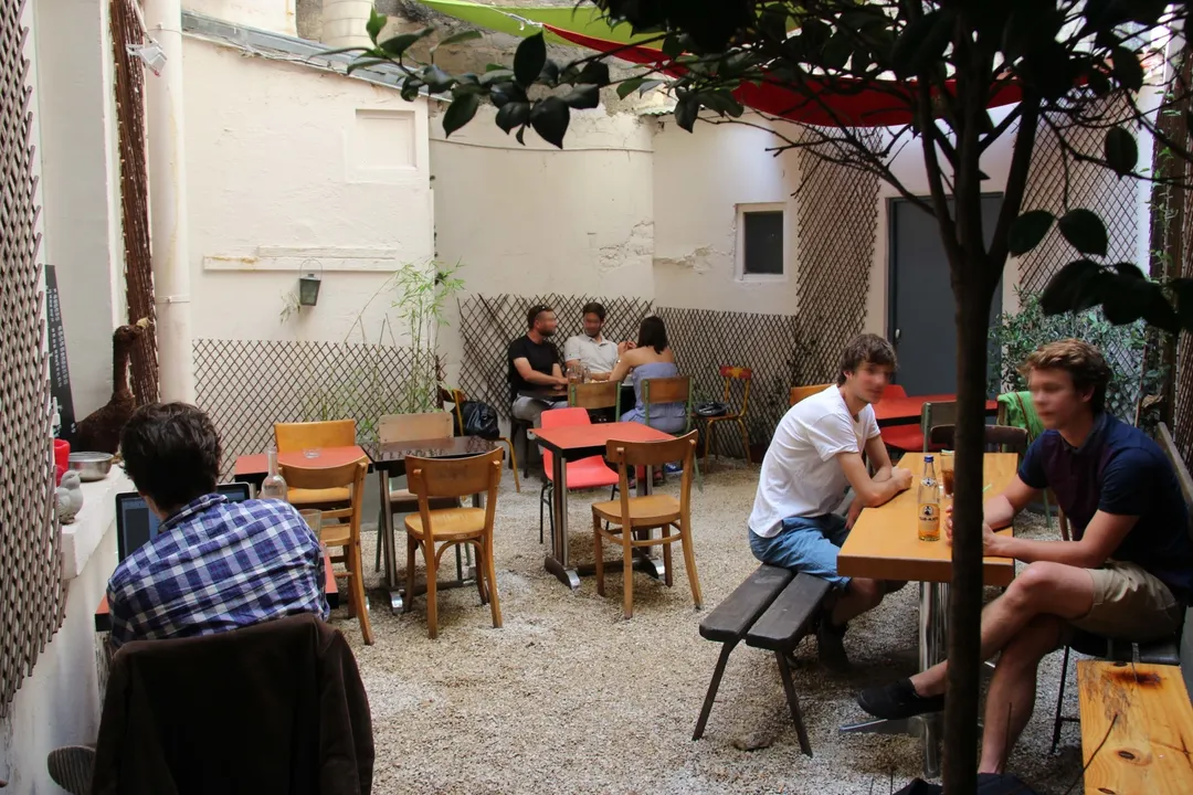 Kiez Biergarten Restaurant Bar Paris
