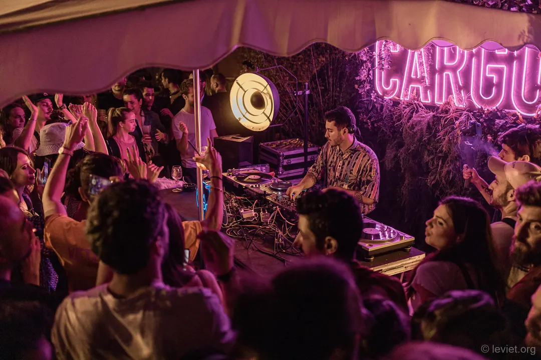 Cargo Bar Paris