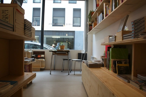 La Régulière Restaurant Galerie d'art Shop Paris