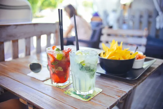 Cocktails insolites à Paris : plutôt piment, basilic ou chantilly ?