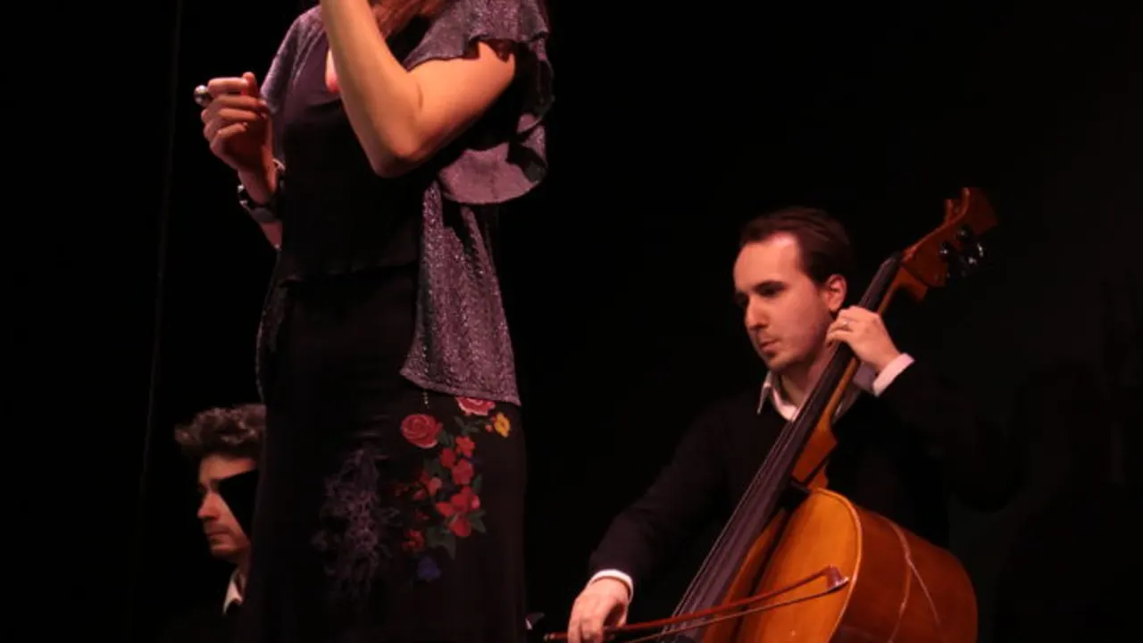 De Vuelta Trio