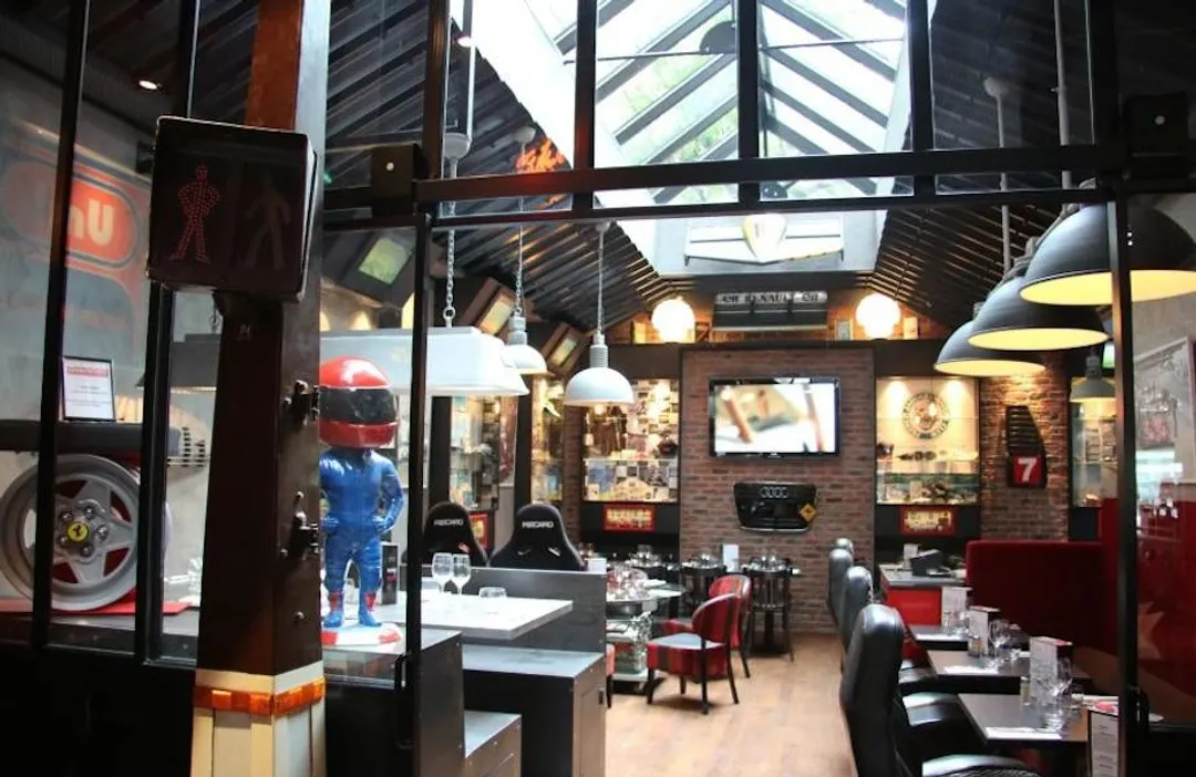 Auto Passion Café Restaurant Bar Paris