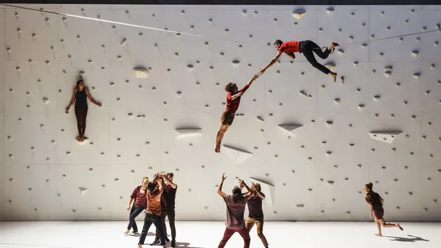 "Corps extrêmes" de Rachid Ouramdane / Compagnie de Chaillot
