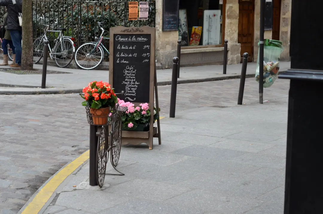 Odette Restaurant Shop Paris