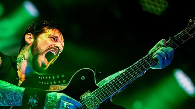Ricky Warwick & The Fighting Hearts