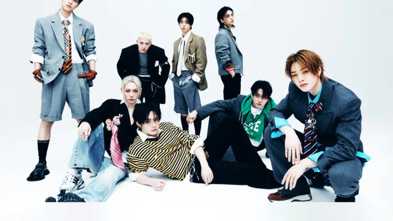 STRAY KIDS