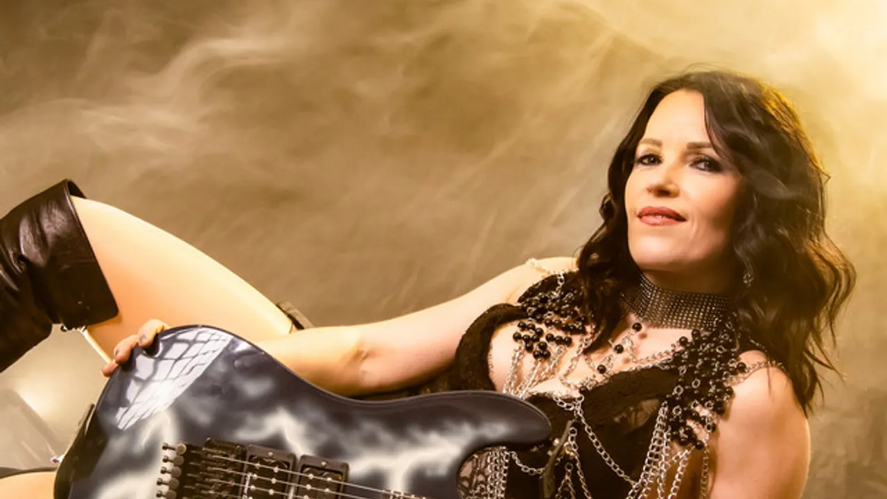 Erja Lyytinen Band - Support from Bison Hip
