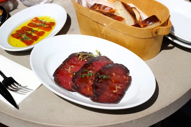 Merguez & Pastrami : écrin carnivore entre Orient et Occident