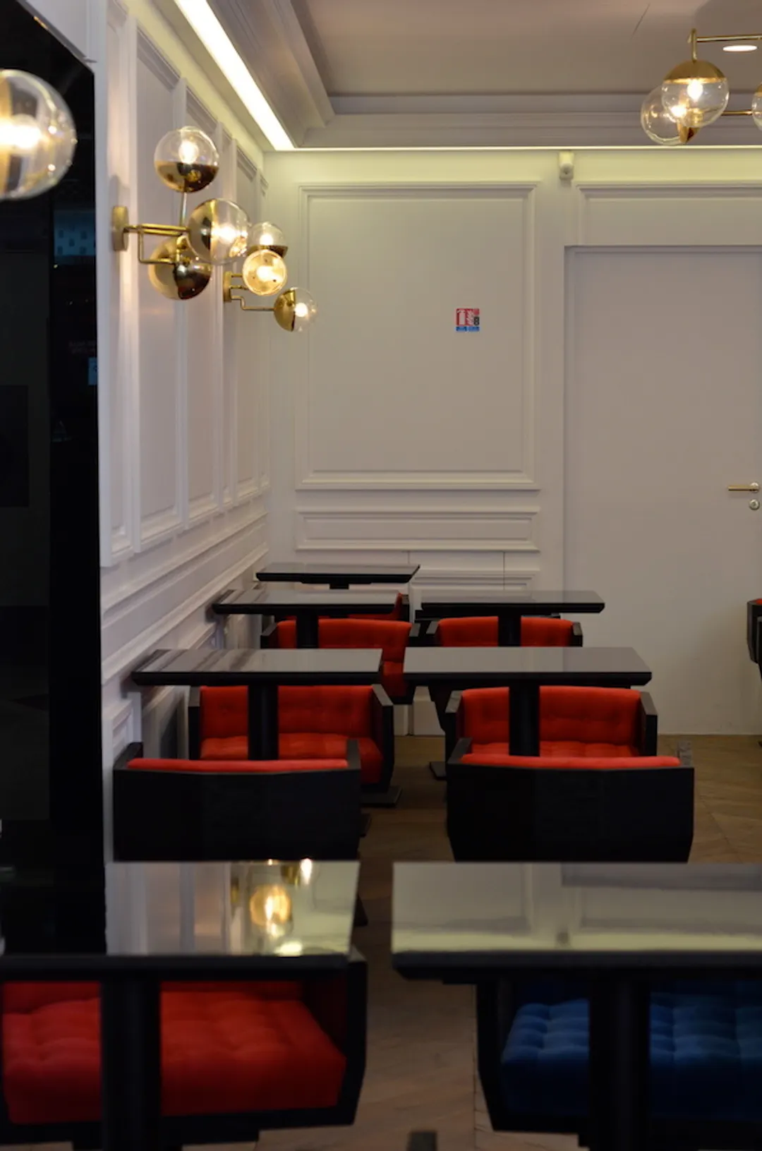 Brian is in the Kitchen Restaurant Paris