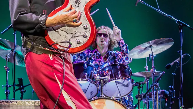The Waterboys - Fisherman’s Blues Revue featuring Steve Earle