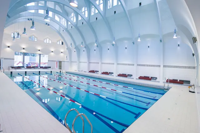 Les 10 plus belles piscines à Paris