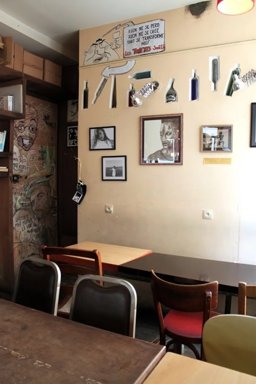Les Caves Populaires Bar Restaurant Paris