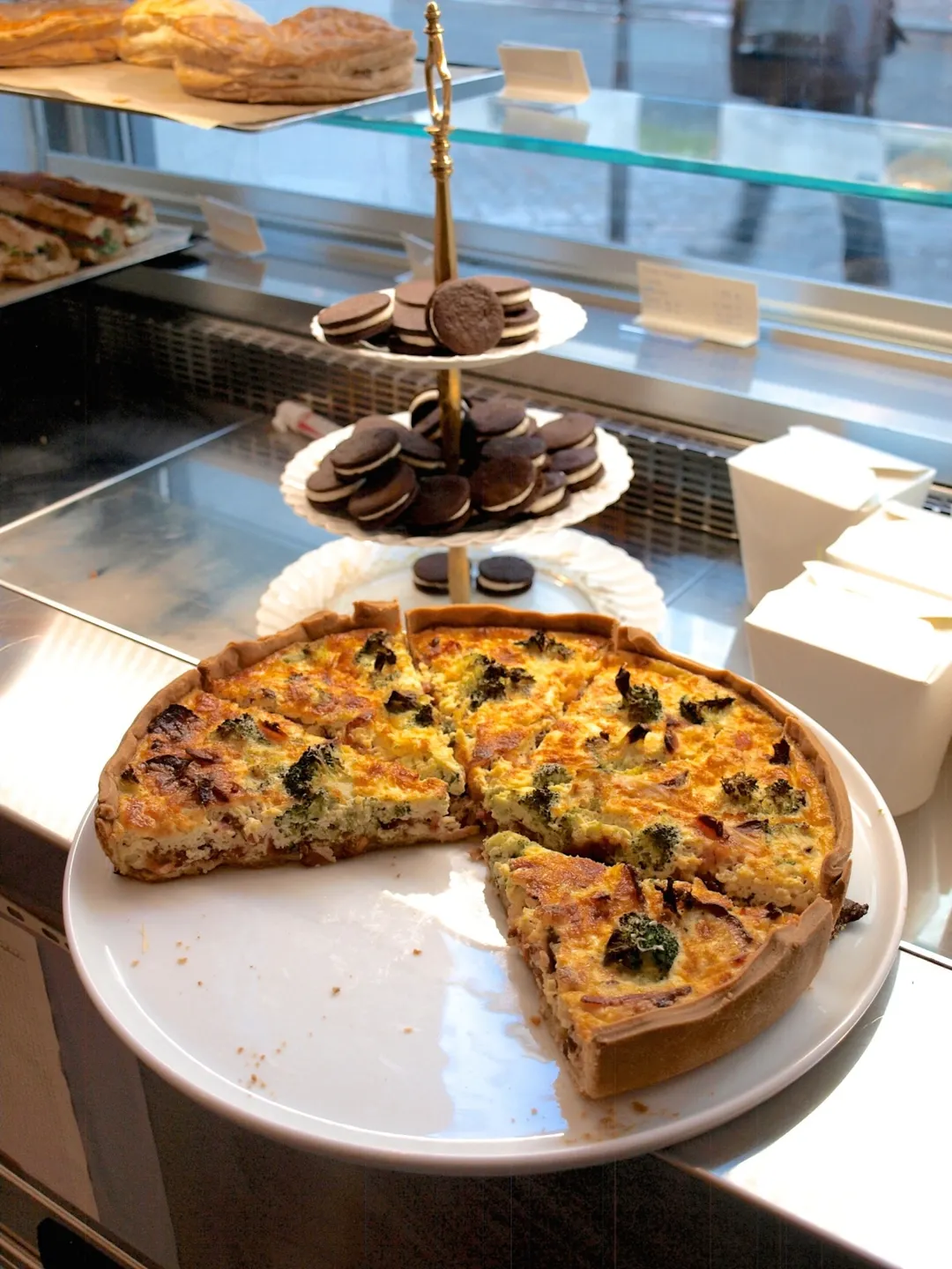 FAB - French American Bakery Restaurant Shop Paris