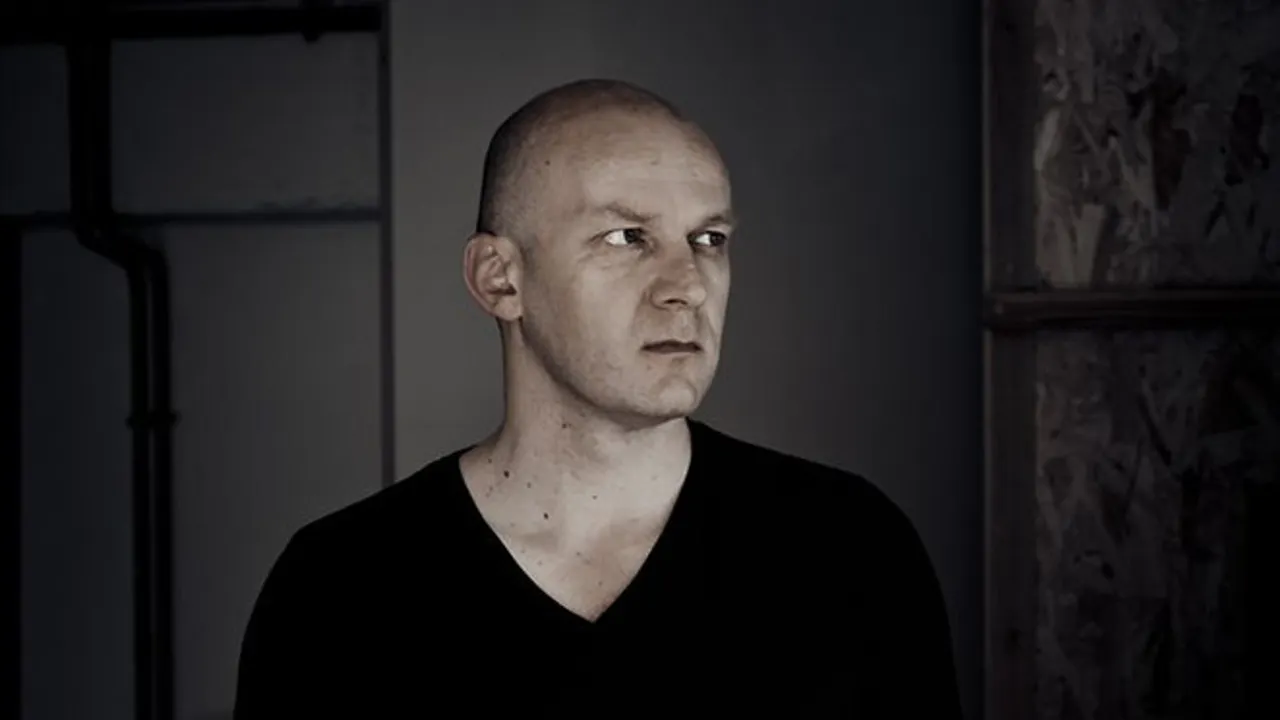 OSCILLO, co-curated with Franck Vigroux