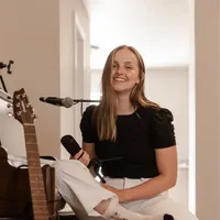 Evie Clair