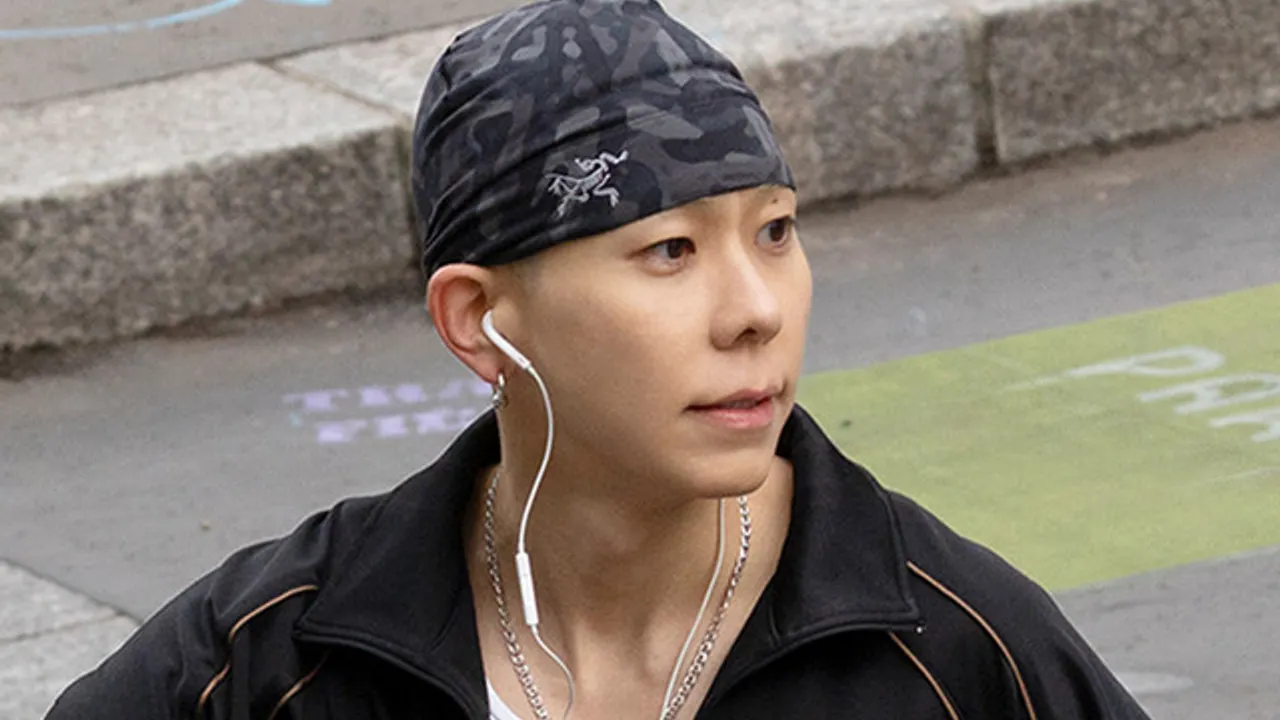 FOLLOW THE MOVEMENT : AOMG World Tour 2023