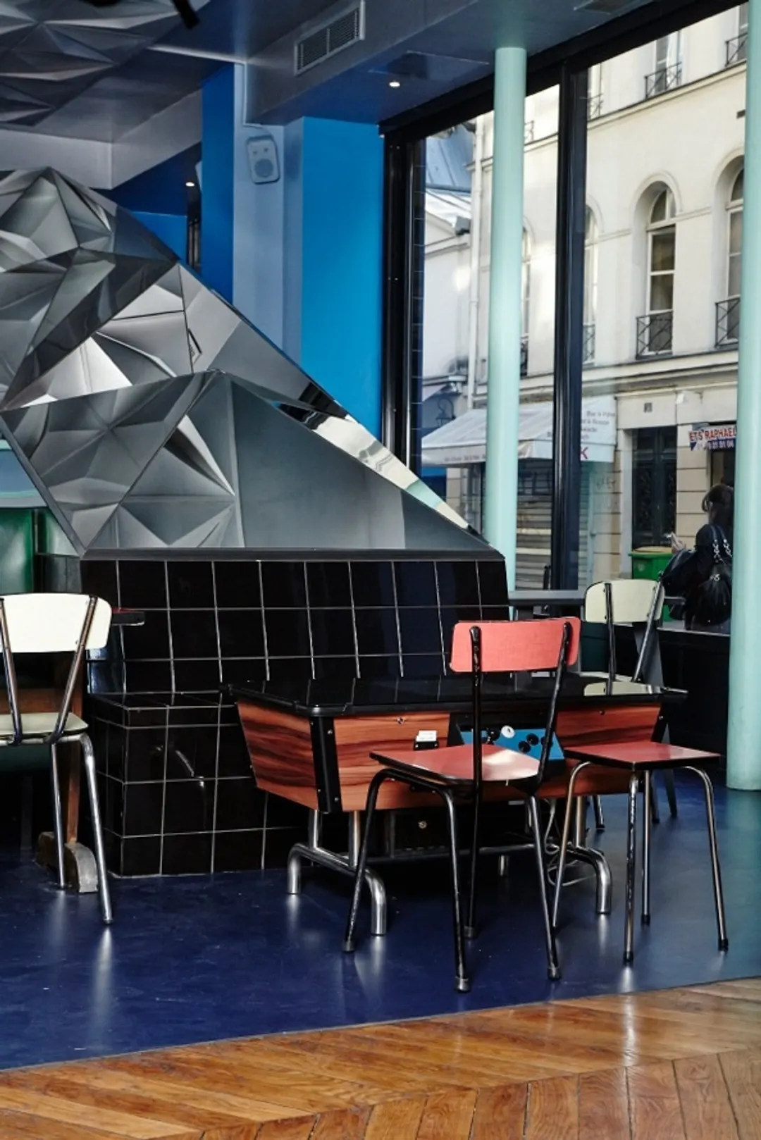 Le Fantôme Restaurant Bar Paris