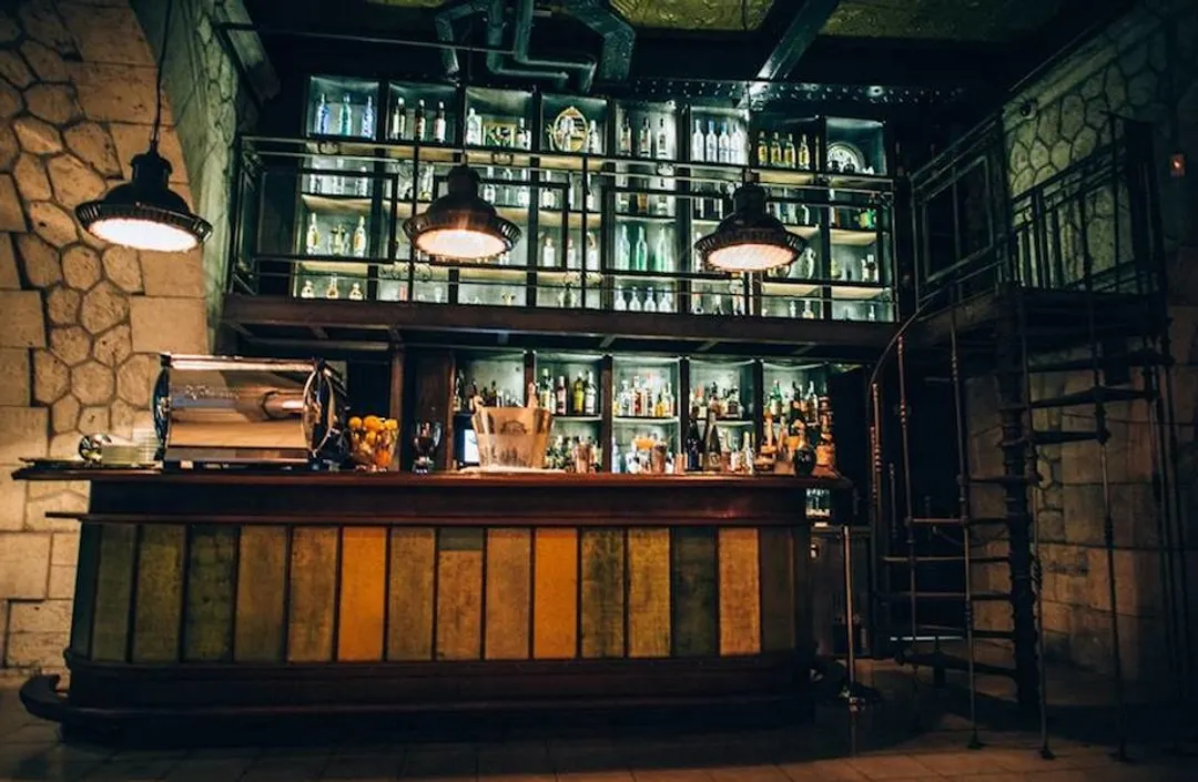 Le Faust Club Restaurant Bar Salle Paris