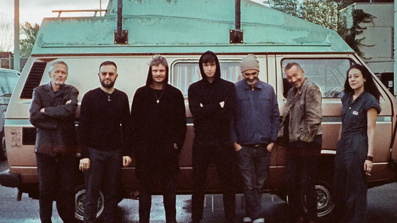 New noise: oiseaux tempete & guests