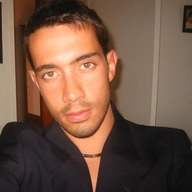 Andre-Luis T