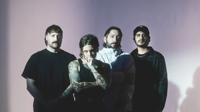Hands Like Houses, Broadside
