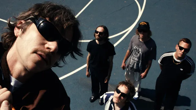 CAGE THE ELEPHANT