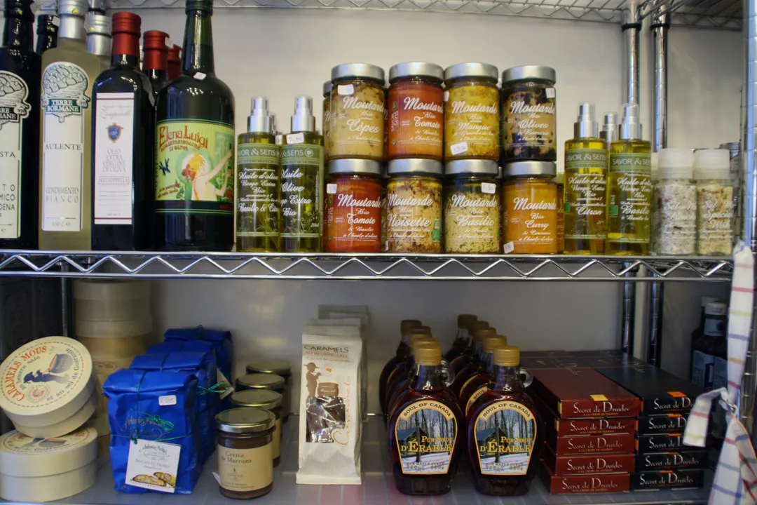 Bonjour Le Marais Restaurant Shop Paris