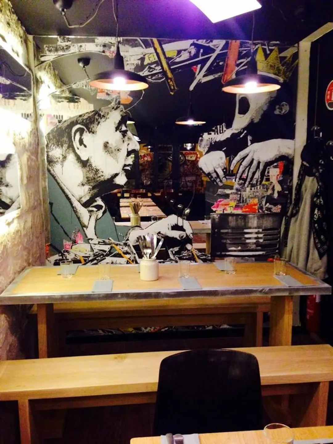 L’Acolyte de l’Insolite Restaurant Paris