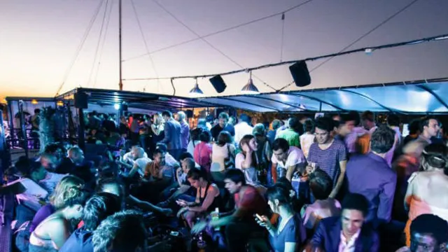 La Sunny Student Boat Party