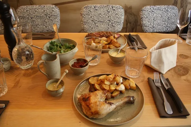La Table de Marie-Jeanne, partage et belles tablées dans le 5ème
