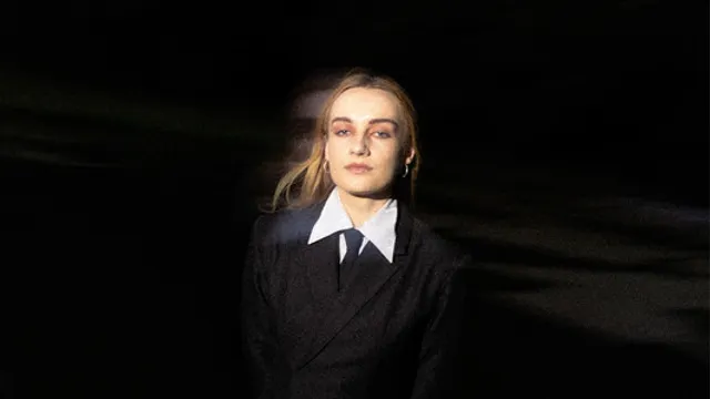 Imogen and the Knife