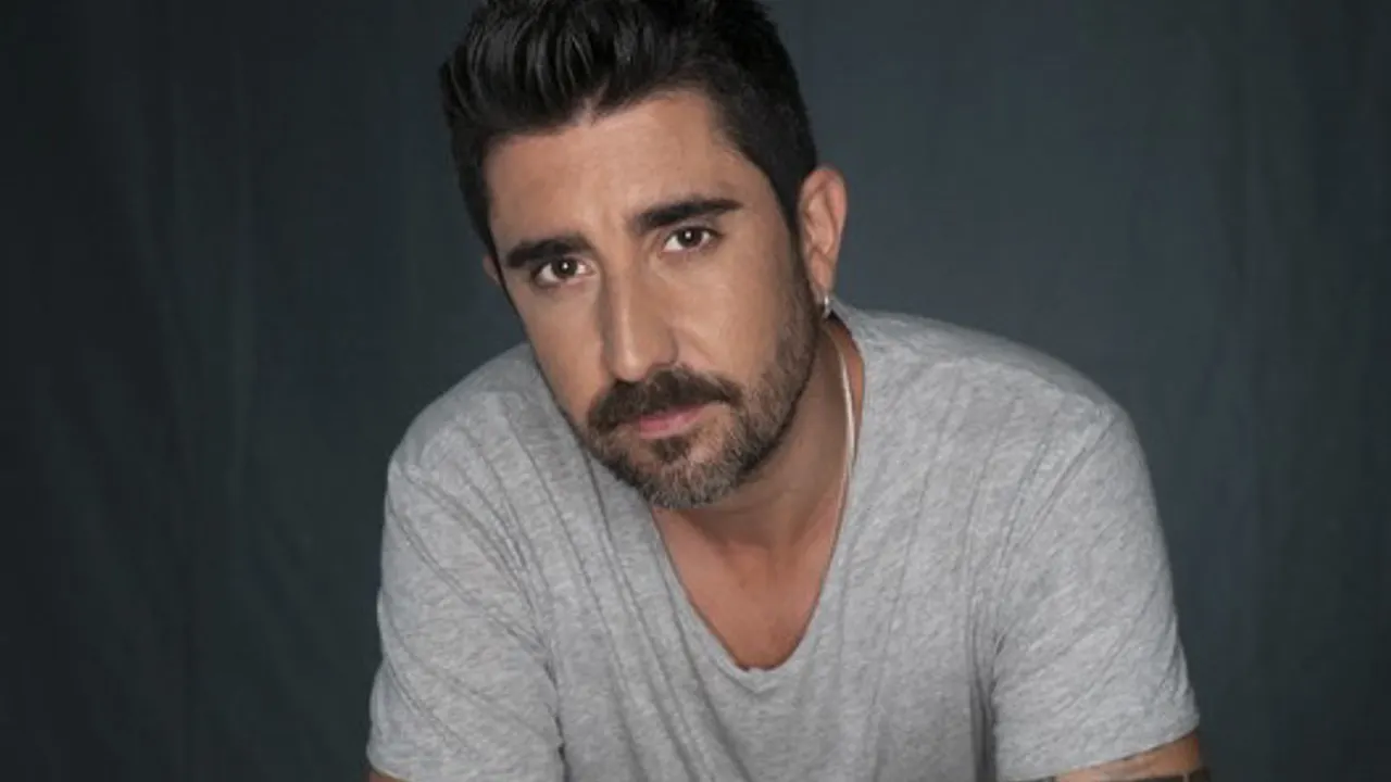 Alex Ubago