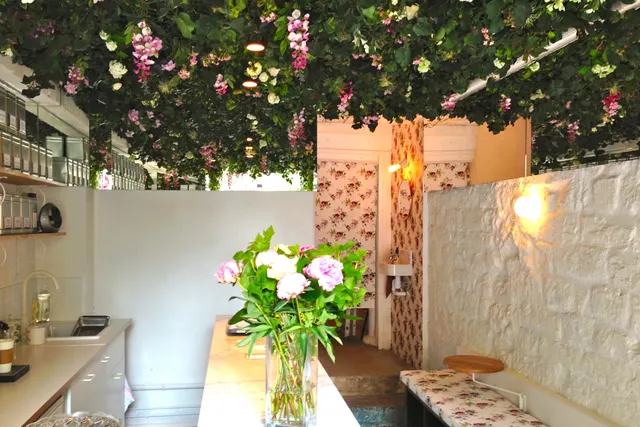 Lily of the Valley : le nouveau bar à thé raffiné du Marais