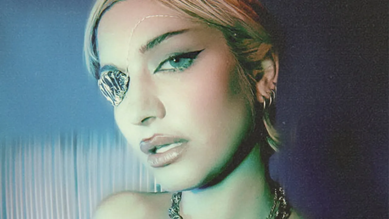 Bianco, Alycia Bezgo
