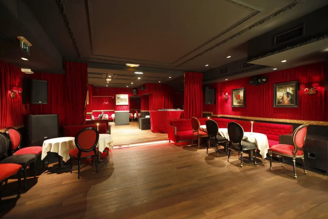 Le Piaf Restaurant Bar Paris