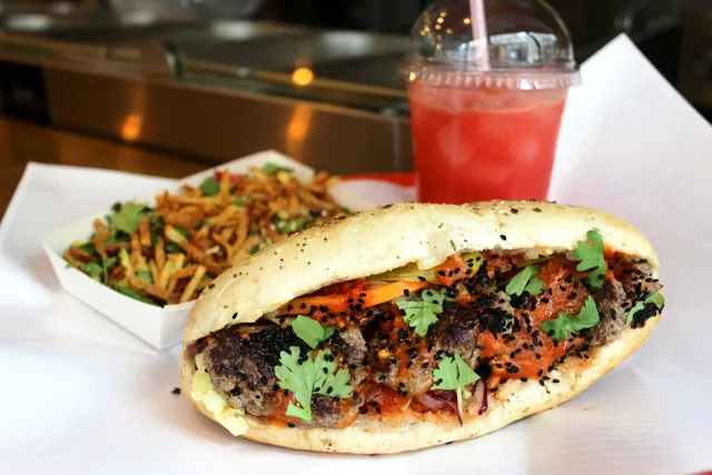 Zarma : le kebab moderne débarque à Pigalle