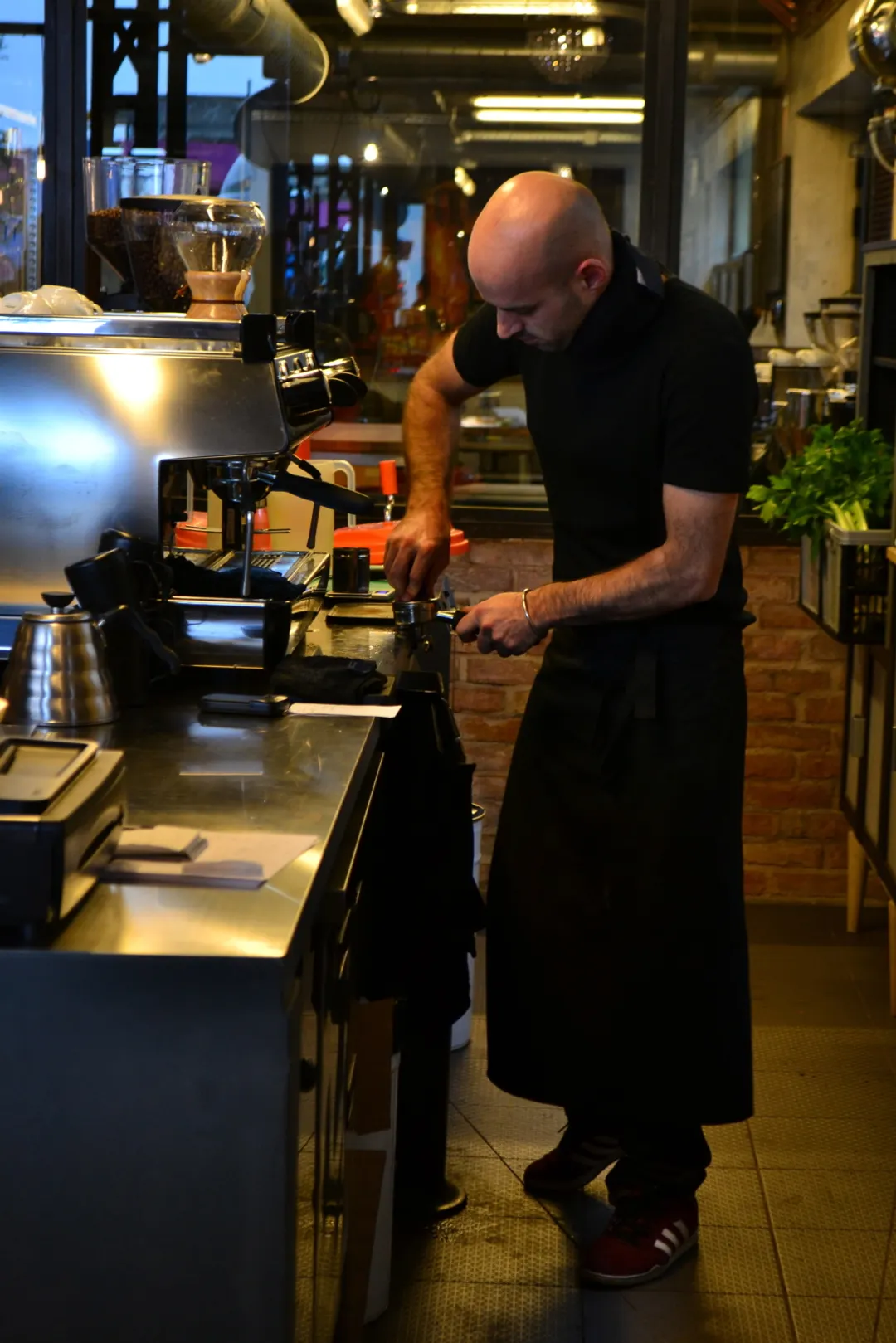 Café Lomi Restaurant Paris